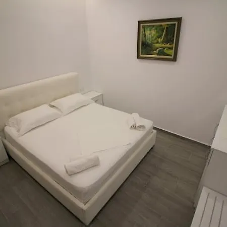 Edina By Hp Sarande