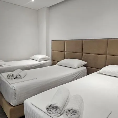 Hotel Hotel Edina Apartments By Hp 4*
