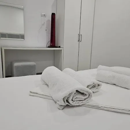 Edina By Hp Hotel 4*