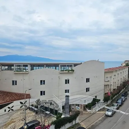 Hotel Edina Apartments By Hp Hotel 4*